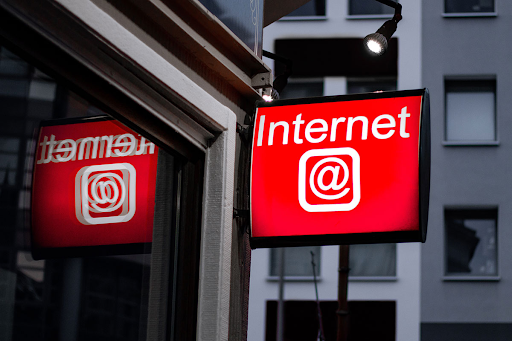 Photo of a red neon sign with 